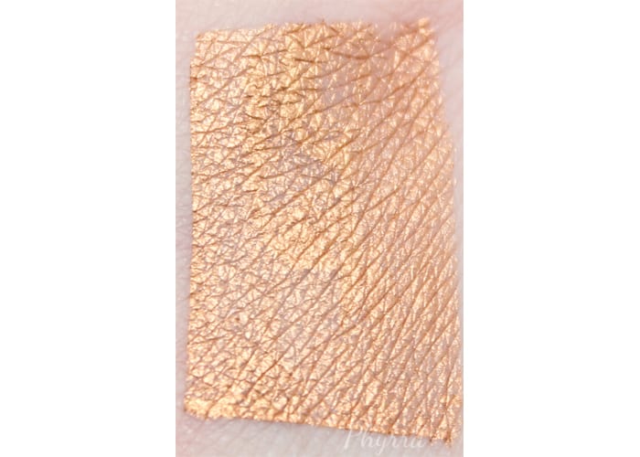 Darling Girl Wonder Wand Bee's Knees Swatch