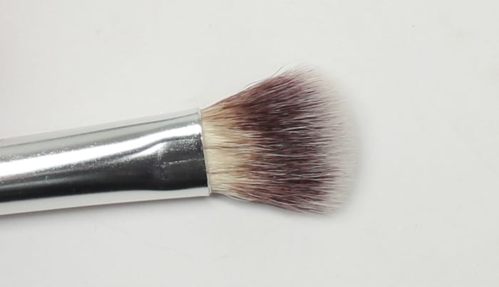 It Cosmetics No Tug Allover Eyeshadow Brush