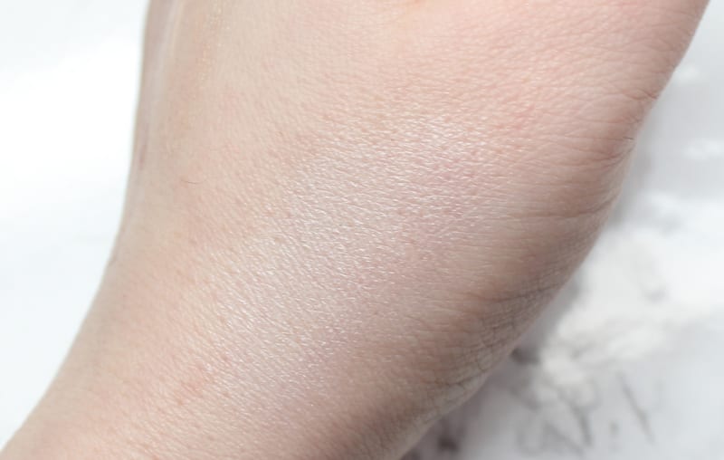 LA Girl HD Pro Concealer in Highlight on Pale Skin