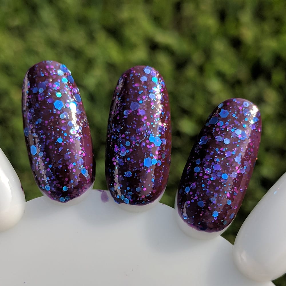 KBShimmer No Whine Left swatch, in direct sunlight