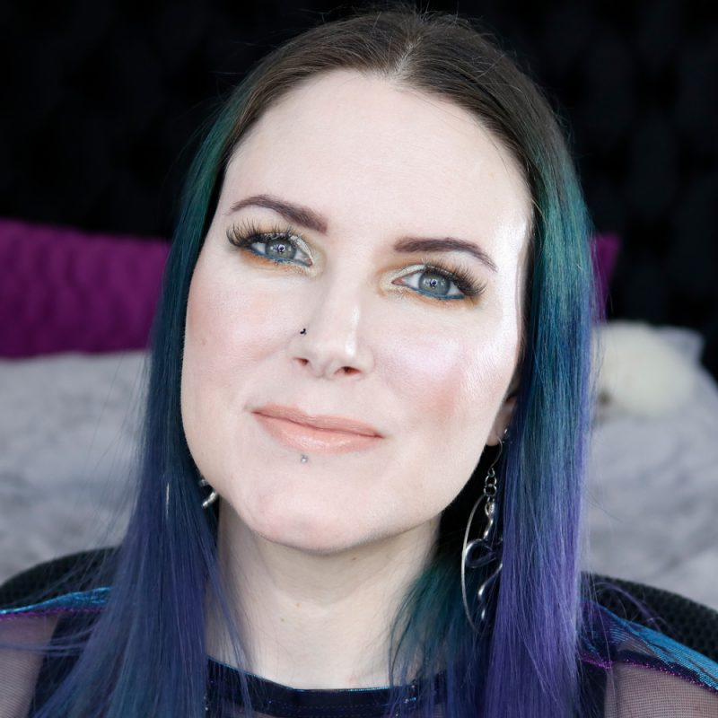 Subtle Teal Makeup Look