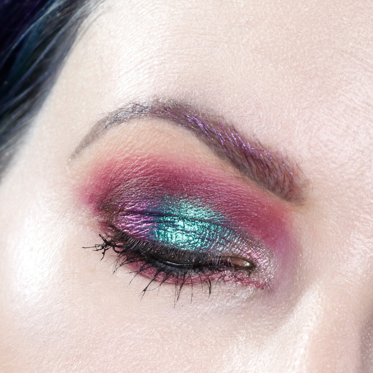 Danessa Myricks Awakening and Trippy Multichrome Makeup on Hooded eyes