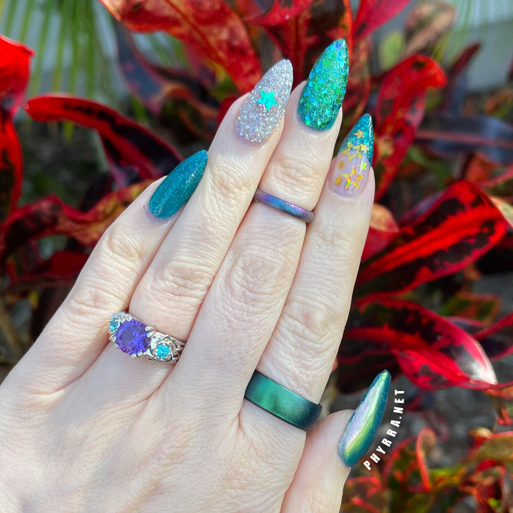 Green Winter Holiday Nails