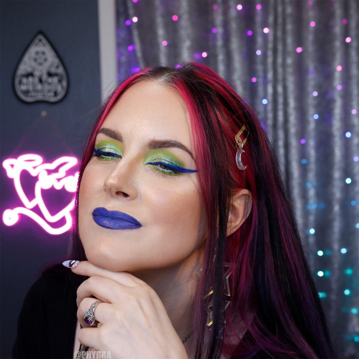 Cordelia is wearing Devinah Fairy Fire on the lid