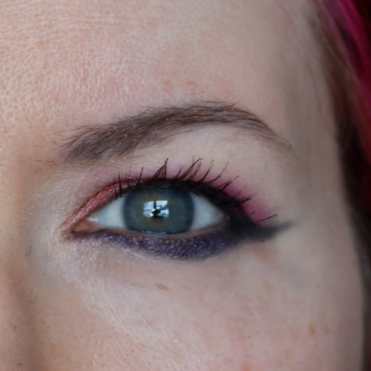 Cordelia is wearing the tarte Big Ego to Go eyeshadow palette