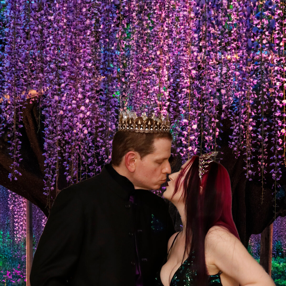 Dave and Cordelia are wearing the Fairy Garden Crown Duo for SWEETV Crown review