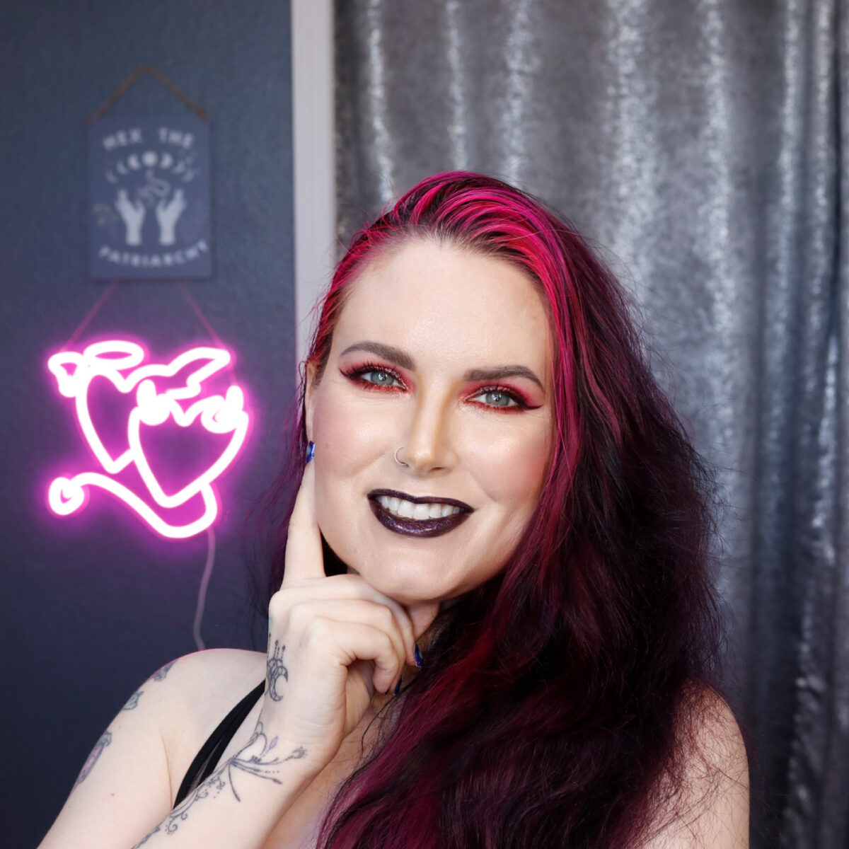 Wearing Urban Decay Indie Sleaze Vice Glossy Longwear Liquid Lipstick topped by REM Beauty 7 Rings Plumping Lipgloss