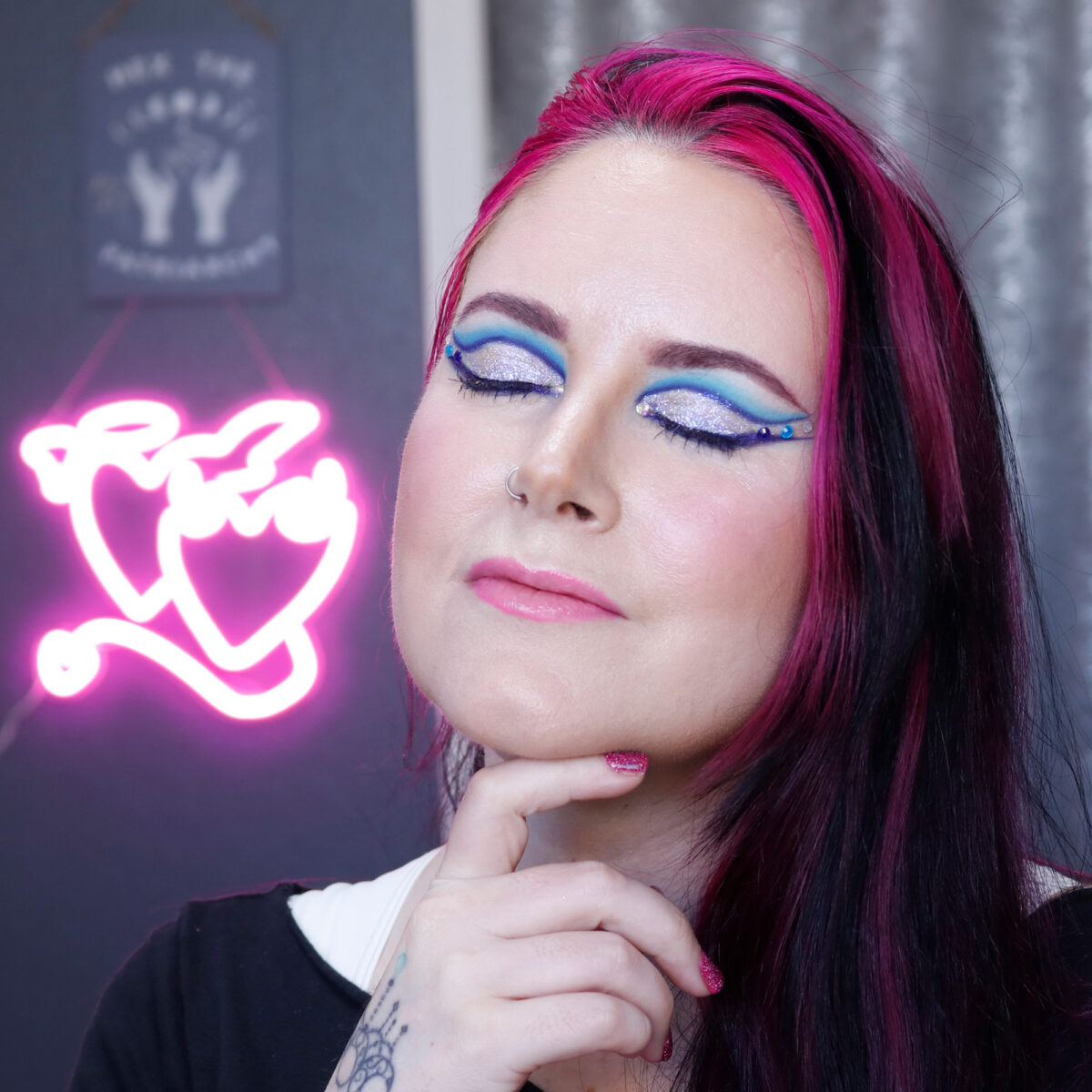 blue purple holochrome makeup inspiration